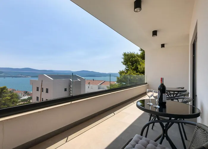 Danny Villa Komarna