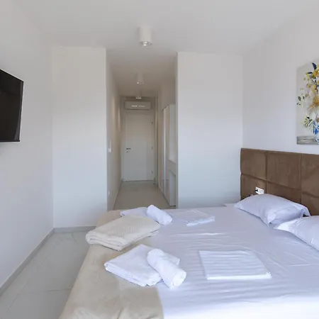 빌라 Danny 코마르나