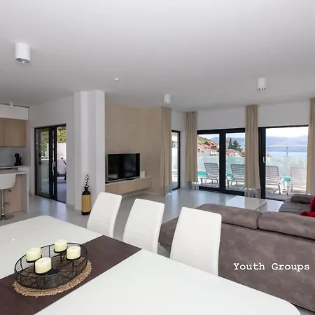 빌라 Danny 코마르나