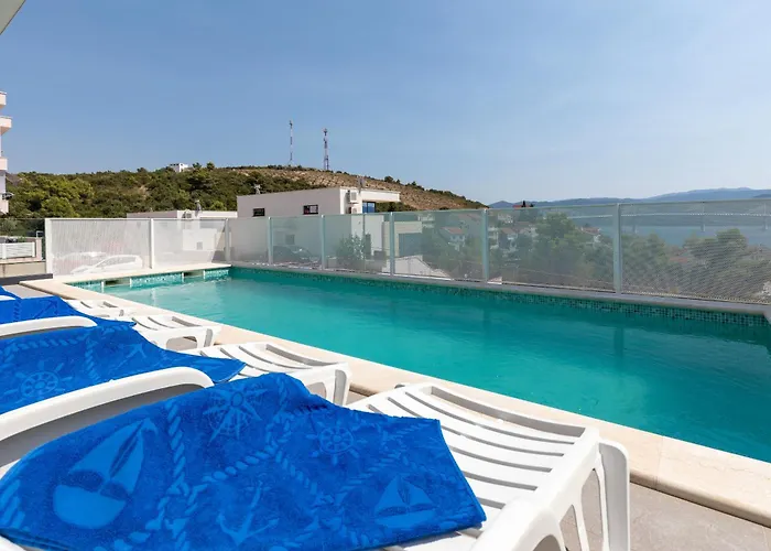 Danny * Комарна